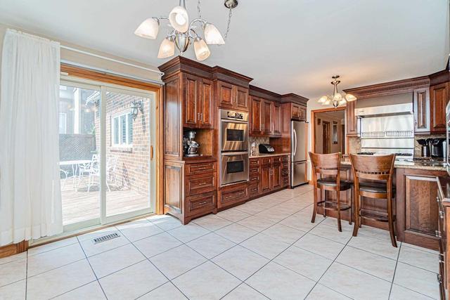 4 Chalmers Crt, House detached with 5 bedrooms, 4 bathrooms and 2 parking in Brampton ON | Image 7