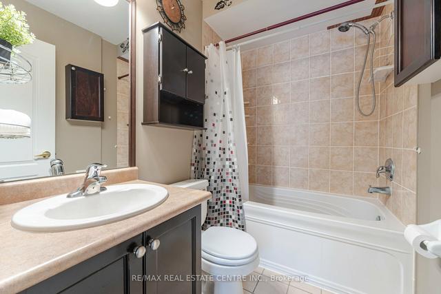 2 Calliandra Tr, Townhouse with 2 bedrooms, 3 bathrooms and 2 parking in Brampton ON | Image 13