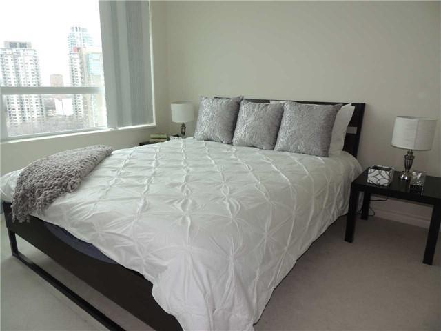 2609 - 88 Grangeway Ave, Condo with 2 bedrooms, 2 bathrooms and 1 parking in Toronto ON | Image 3