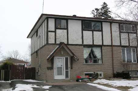 162 Taunton Rd W, House semidetached with 3 bedrooms, 3 bathrooms and 2 parking in Oshawa ON | Image 1