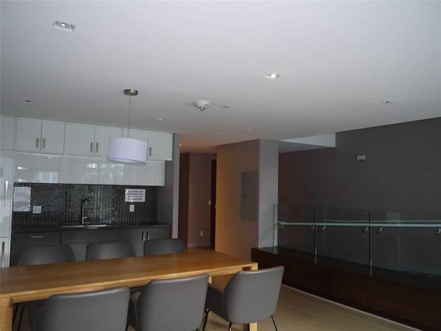 1612 - 8 Mercer St, Condo with 1 bedrooms, 1 bathrooms and null parking in Toronto ON | Image 11