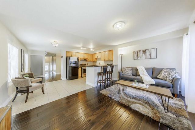 6 Distleman Way, House semidetached with 3 bedrooms, 3 bathrooms and 3 parking in Ajax ON | Image 3