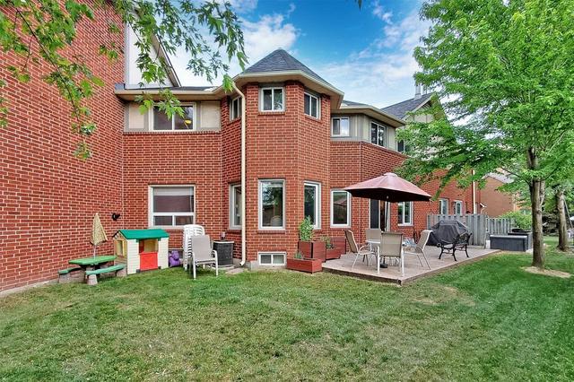 81 Beaumont Pl, Townhouse with 3 bedrooms, 3 bathrooms and 2 parking in Vaughan ON | Image 32
