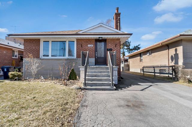 1136 Pharmacy Ave, House detached with 3 bedrooms, 2 bathrooms and 5 parking in Toronto ON | Image 28