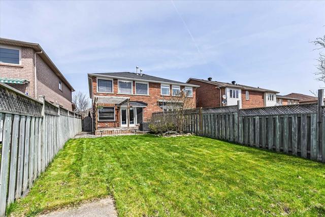 384 Pinnacle Tr, House semidetached with 3 bedrooms, 3 bathrooms and 3 parking in Aurora ON | Image 21