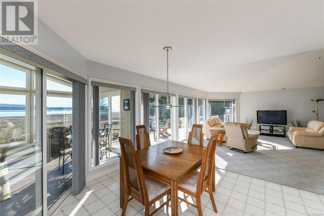501 Arbutus Bay Rd, House detached with 3 bedrooms, 3 bathrooms and 10 parking in Comox Valley A BC | Image 19