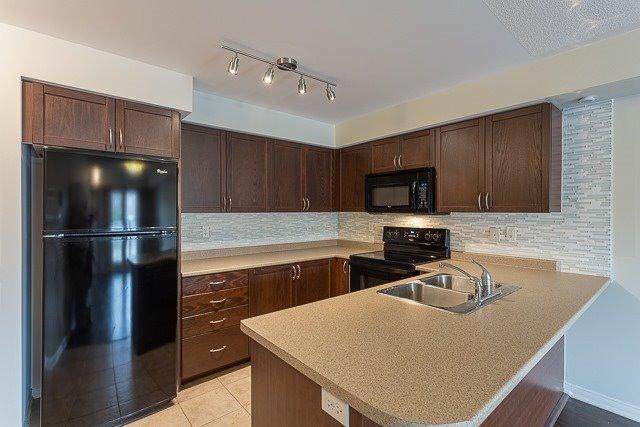 6 - 2579 Sixth Line, Townhouse with 2 bedrooms, 2 bathrooms and 1 parking in Oakville ON | Image 3