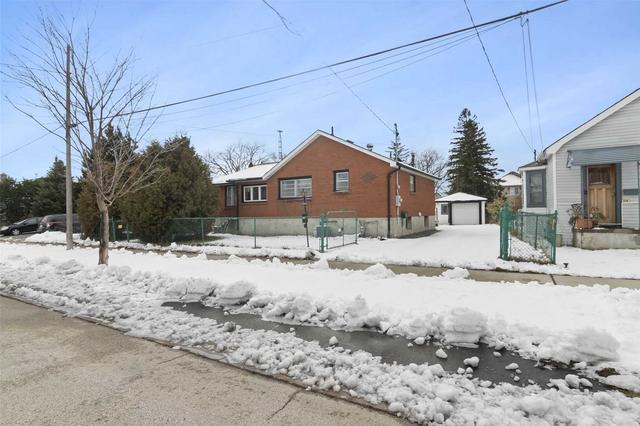 1214 Northmount Ave, House detached with 3 bedrooms, 2 bathrooms and 6 parking in Mississauga ON | Image 34