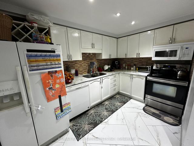 upper - 1003 Elgin St N, House semidetached with 3 bedrooms, 2 bathrooms and 2 parking in Cambridge ON | Image 17