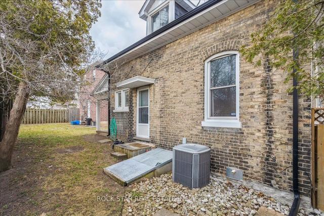 92 Charlotte St, House detached with 4 bedrooms, 2 bathrooms and 1 parking in Brantford ON | Image 36