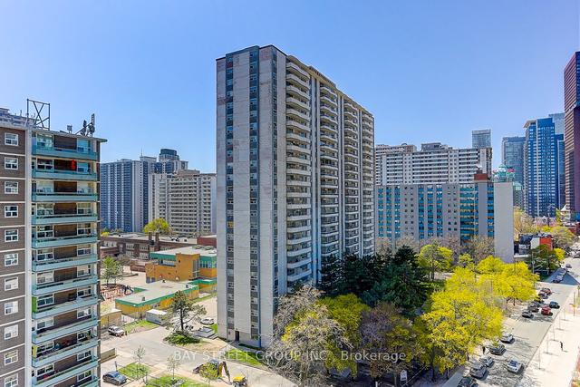 1022 - 585 Bloor St E, Condo with 2 bedrooms, 2 bathrooms and 1 parking in Toronto ON | Image 14