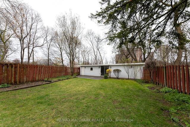 61 Dolphin Dr, House detached with 2 bedrooms, 2 bathrooms and 4 parking in Toronto ON | Image 30