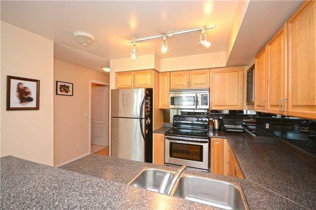 906 - 33 Elm Dr W, Condo with 2 bedrooms, 2 bathrooms and 1 parking in Mississauga ON | Image 12