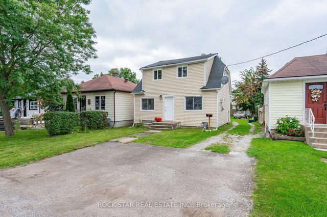 53 Kinsey St, House detached with 3 bedrooms, 2 bathrooms and 4 parking in St. Catharines ON | Image 12