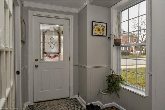 215 Brock Street, House detached with 2 bedrooms, 1 bathrooms and 2 parking in Gananoque ON | Image 18