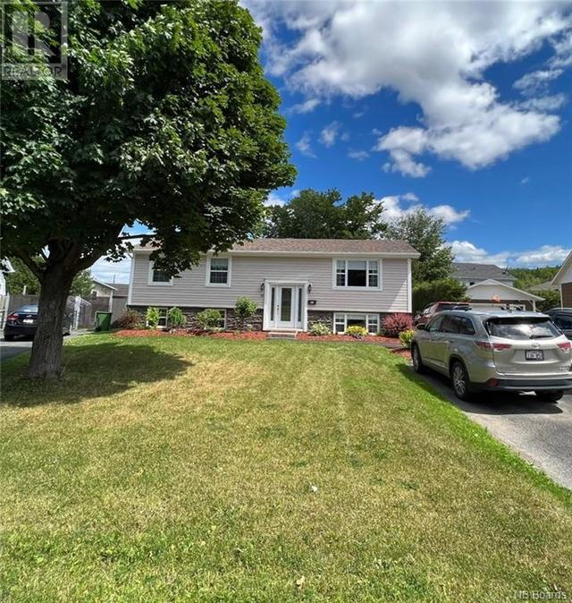 12 Walker Crescent, House detached with 4 bedrooms, 2 bathrooms and null parking in Campbellton NB | Image 1