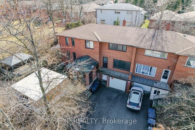 701 Finch Ave W, House detached with 6 bedrooms, 6 bathrooms and 6 parking in Toronto ON | Image 1