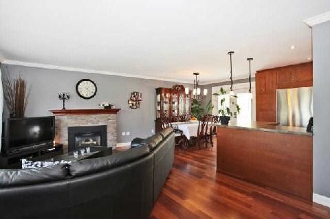 4178 New St, House detached with 5 bedrooms, 2 bathrooms and 6 parking in Burlington ON | Image 4