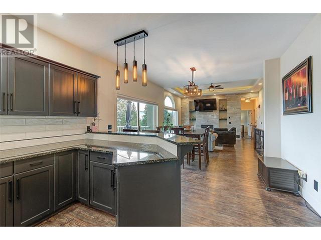 1007 Aurora Heights, House detached with 6 bedrooms, 3 bathrooms and 2 parking in West Kelowna BC | Image 18