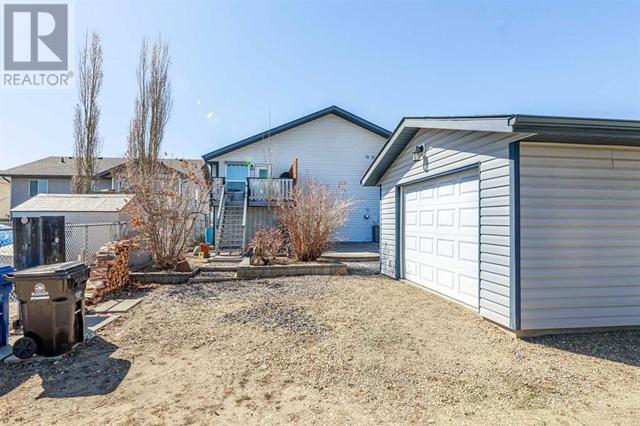 10 Plumtree Crescent, House detached with 2 bedrooms, 3 bathrooms and 5 parking in Blackfalds AB | Image 26