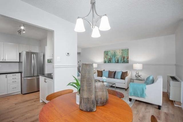 308 - 20 William Roe Blvd, Condo with 3 bedrooms, 2 bathrooms and 1 parking in Newmarket ON | Image 5