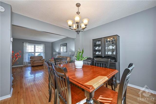 1914 Leclair Crescent, House detached with 3 bedrooms, 3 bathrooms and 4 parking in Ottawa ON | Image 8
