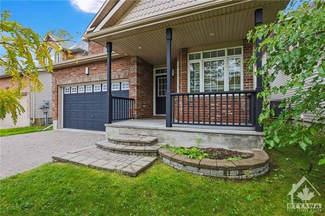 124 Mosswood Court, House detached with 5 bedrooms, 5 bathrooms and 4 parking in Ottawa ON | Image 3