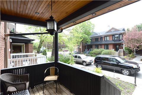 259 Crawford St, House semidetached with 3 bedrooms, 3 bathrooms and 1 parking in Toronto ON | Image 2