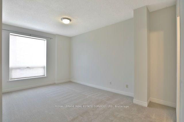 lph 4 - 60 Old Mill Rd, Condo with 2 bedrooms, 2 bathrooms and 2 parking in Oakville ON | Image 2