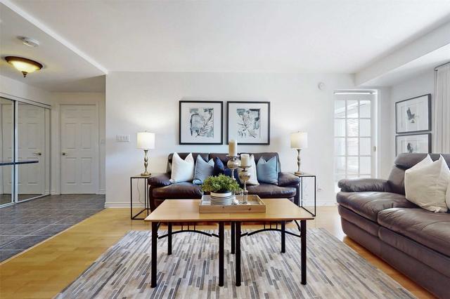 203 - 22 James Hill Crt, Condo with 2 bedrooms, 2 bathrooms and 1 parking in Uxbridge ON | Image 2