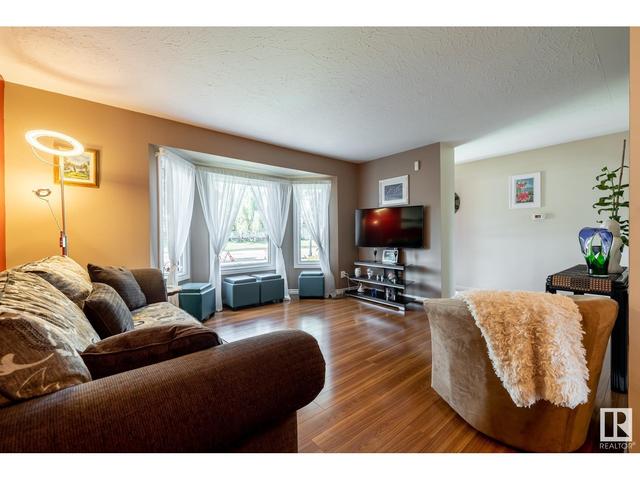 10431 52 Av Nw, House detached with 3 bedrooms, 1 bathrooms and null parking in Edmonton AB | Card Image