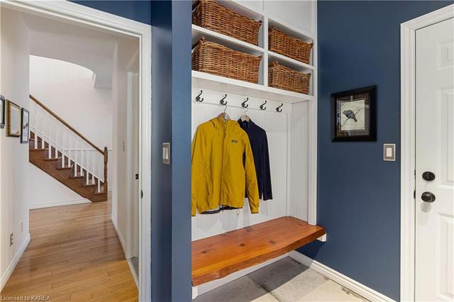 Laundry and mudroom 2 renovated 2020 | Image 15