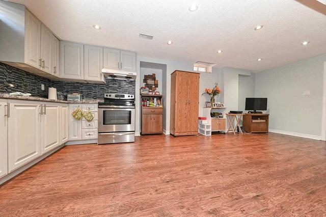 19 Ferncastle Cres, House detached with 4 bedrooms, 4 bathrooms and 6 parking in Brampton ON | Image 20