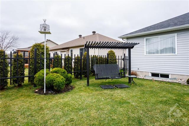301 Tait Mckenzie Street, House detached with 2 bedrooms, 2 bathrooms and 5 parking in Mississippi Mills ON | Image 27