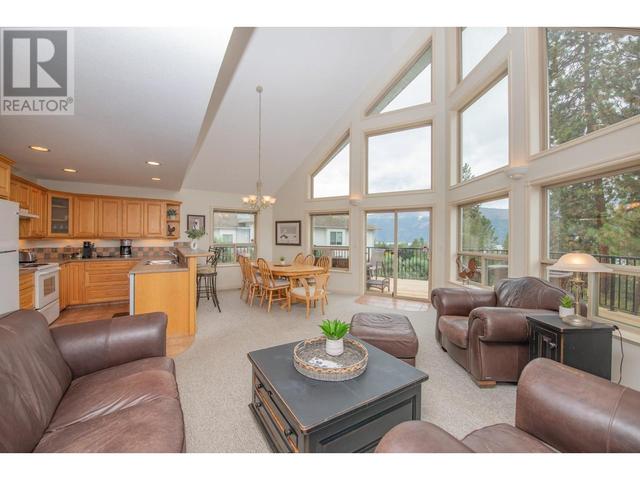 16490 Commonage Road, House detached with 4 bedrooms, 3 bathrooms and 1 parking in Lake Country BC | Image 14