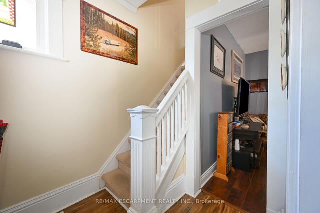 207 Rawdon St, House detached with 3 bedrooms, 1 bathrooms and 4 parking in Brantford ON | Image 10