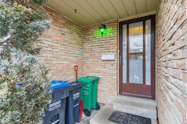 56 Collins Crescent, House attached with 3 bedrooms, 1 bathrooms and 2 parking in Brampton ON | Image 34