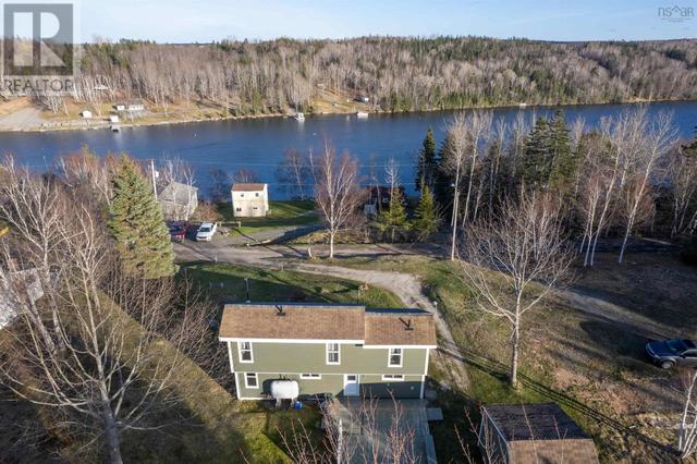 54 Riverside Drive, House detached with 3 bedrooms, 1 bathrooms and null parking in Cape Breton NS | Image 5