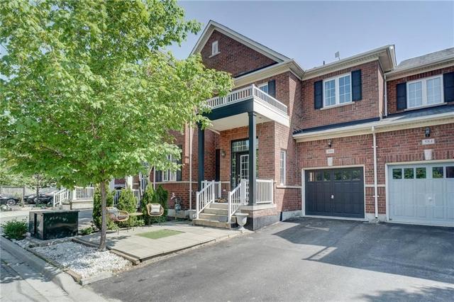 586 Duncan Lane, House attached with 3 bedrooms, 2 bathrooms and 2 parking in Milton ON | Image 1