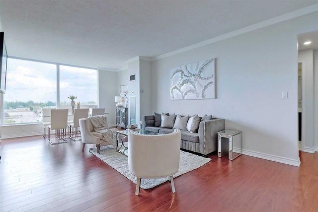826 - 326 Major Mackenzie Dr E, Condo with 2 bedrooms, 2 bathrooms and 3 parking in Richmond Hill ON | Image 32