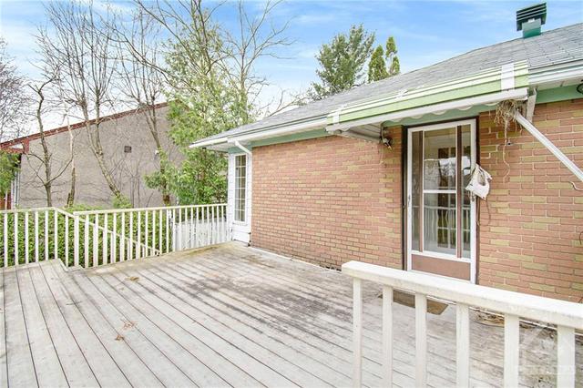 61 Crownhill Street, House detached with 3 bedrooms, 2 bathrooms and 5 parking in Ottawa ON | Image 25