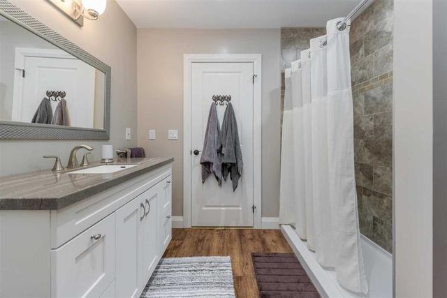 70 Landscape Dr, House attached with 2 bedrooms, 3 bathrooms and 6 parking in Oro Medonte ON | Image 16
