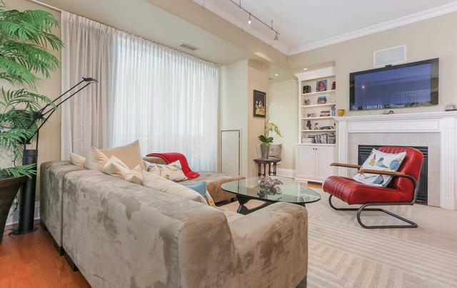 804 - 25 Scrivener Sq, Condo with 2 bedrooms, 2 bathrooms and 1 parking in Toronto ON | Image 2