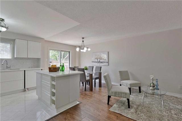 39 Kelso Cres, House attached with 3 bedrooms, 3 bathrooms and 3 parking in Vaughan ON | Image 3
