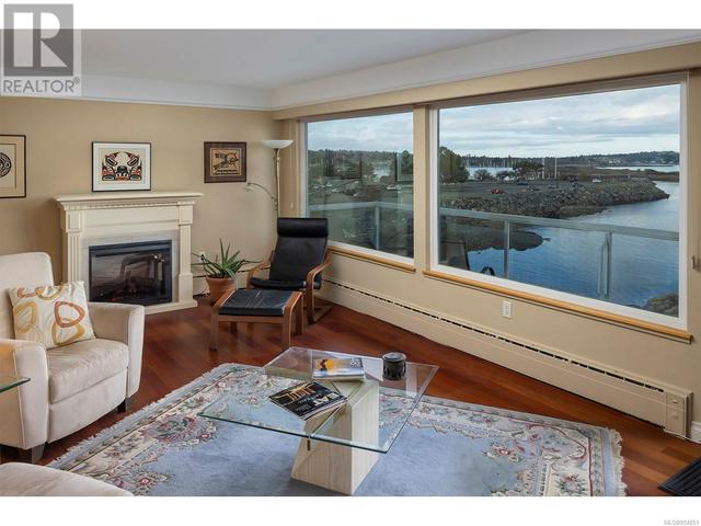 302 - 1270 Beach Dr, Condo with 2 bedrooms, 1 bathrooms and null parking in Oak Bay BC | Image 3