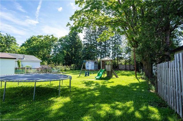 1661 8th Avenue E, House detached with 3 bedrooms, 1 bathrooms and 4 parking in Owen Sound ON | Image 38