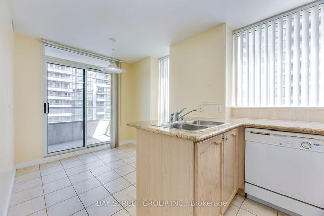 2008 - 23 Hollywood Ave, Condo with 2 bedrooms, 2 bathrooms and 1 parking in Toronto ON | Image 3