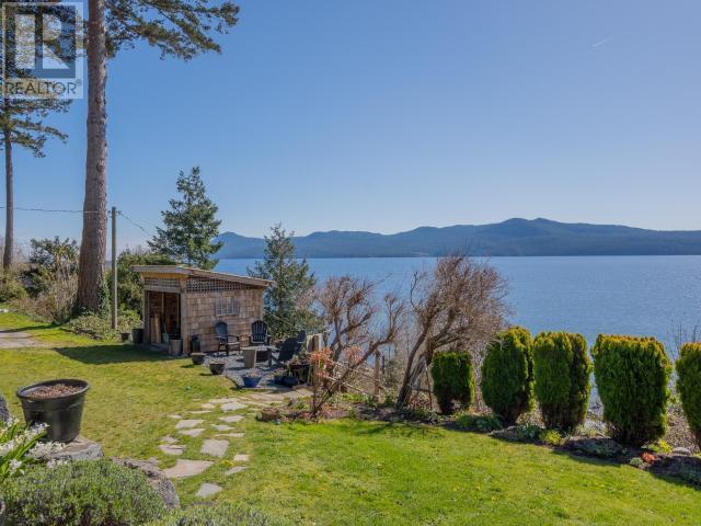 8863 Stark Road, House detached with 4 bedrooms, 2 bathrooms and 3 parking in Powell River B BC | Image 14
