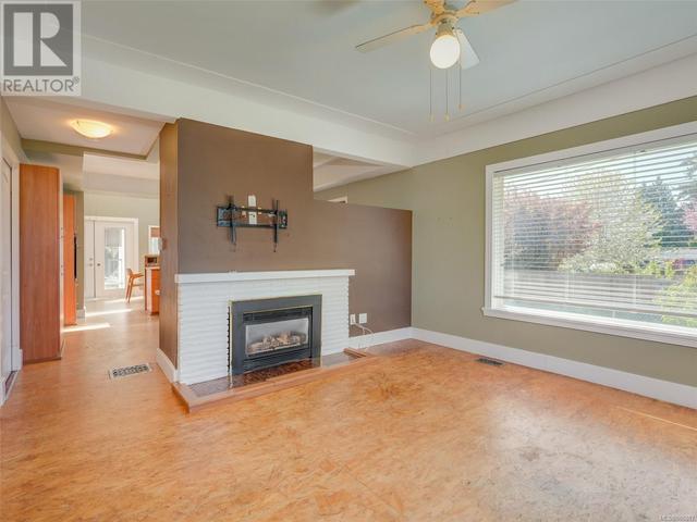7261 Peden Lane, House detached with 2 bedrooms, 1 bathrooms and 2 parking in Central Saanich BC | Image 2