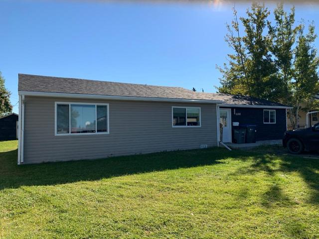 11308 13a Street, House detached with 3 bedrooms, 2 bathrooms and 1 parking in Dawson Creek BC | Card Image